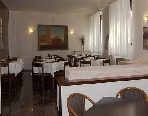Hotel Mantegna Mantoue