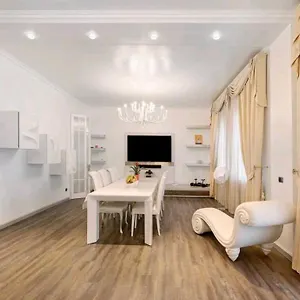  Appartamento Con Parcheggio Privato