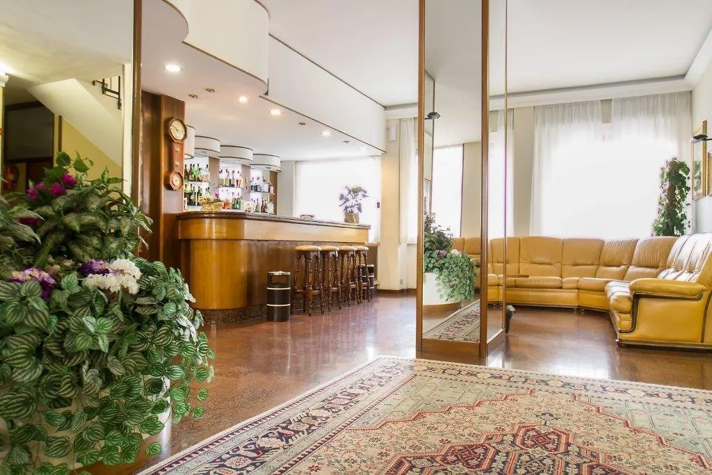 Hotel Mantegna location